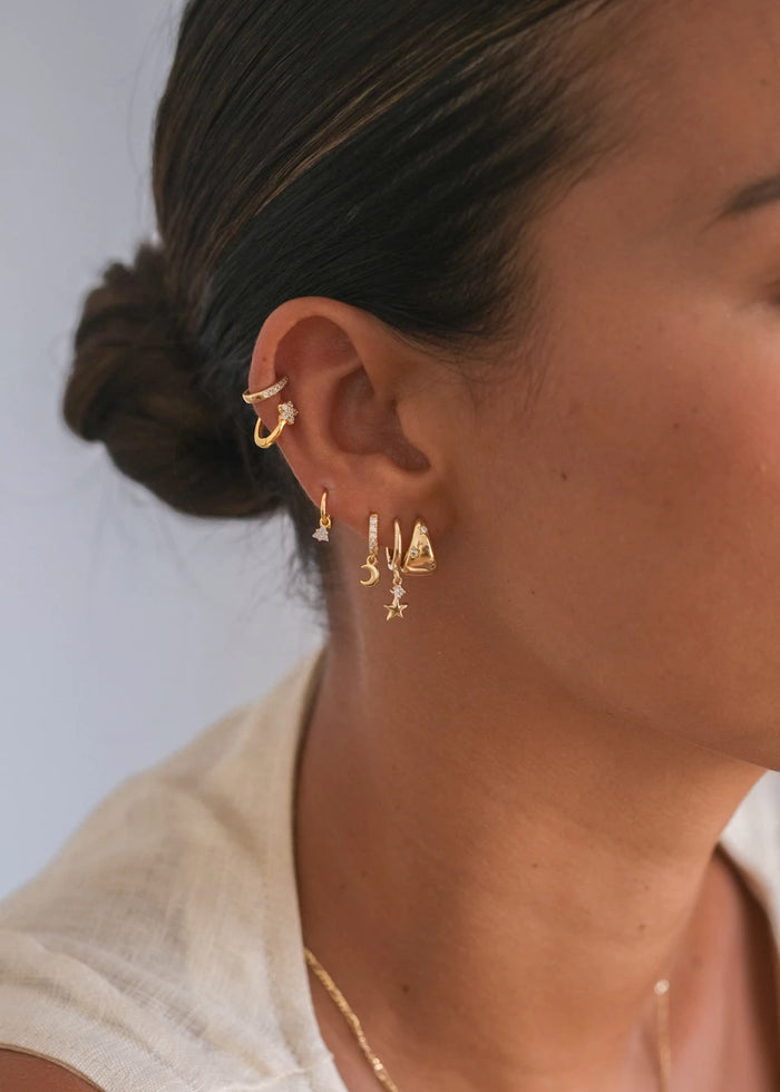 Estrella Brillo Hoop Earrings