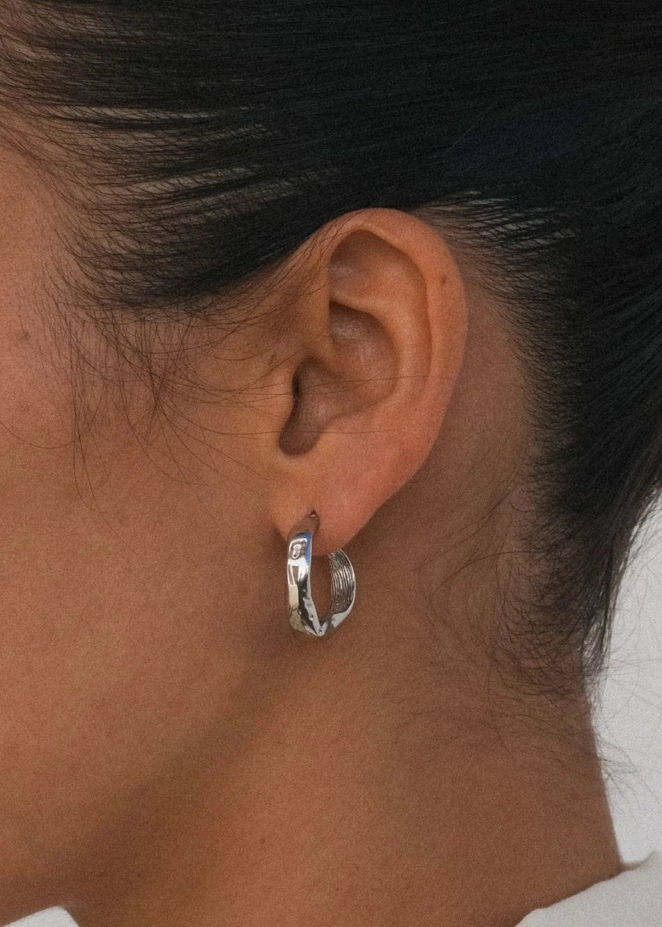 Curve Hoop Earrings