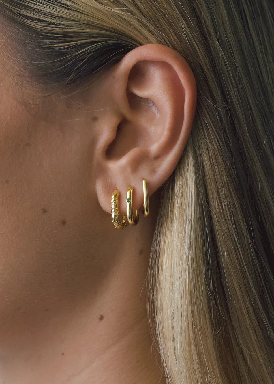 Oval & Sika Earparty
